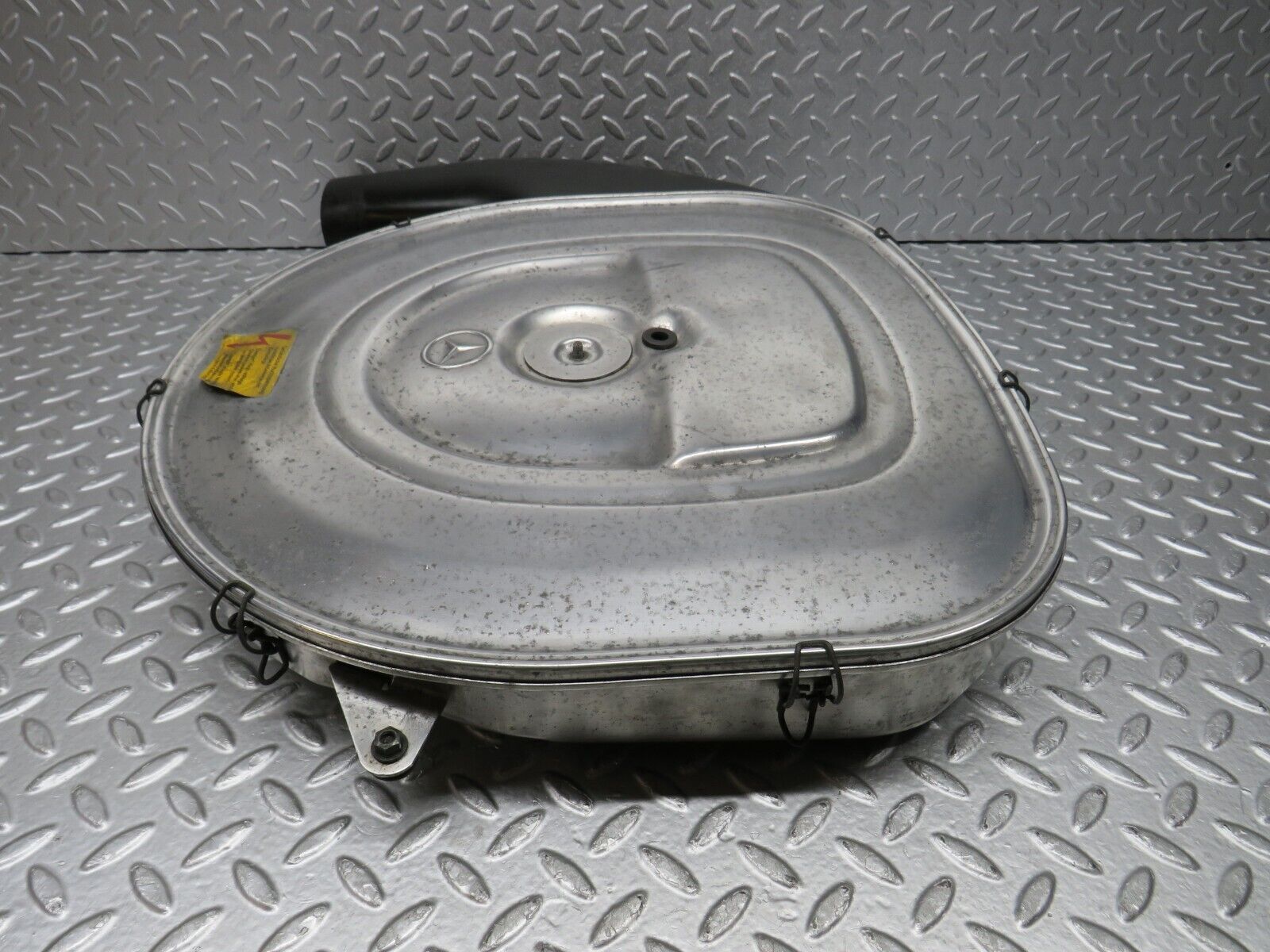 39176 Mercedes-Benz R107 500SL Aluminium Air Filter Housing 0100948602