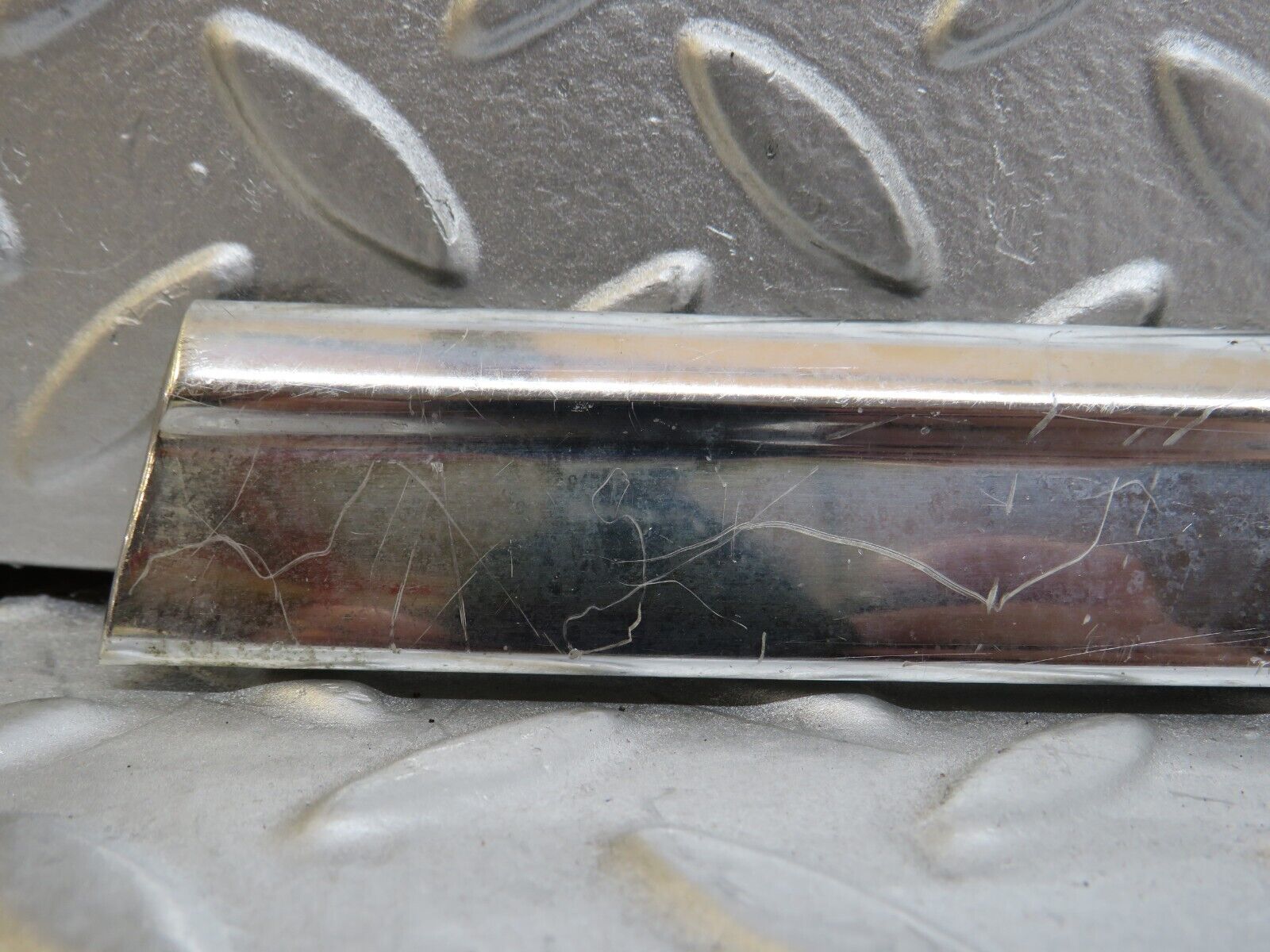 35374 Mercedes-Benz R107 280SL Right Door Chrome Trim