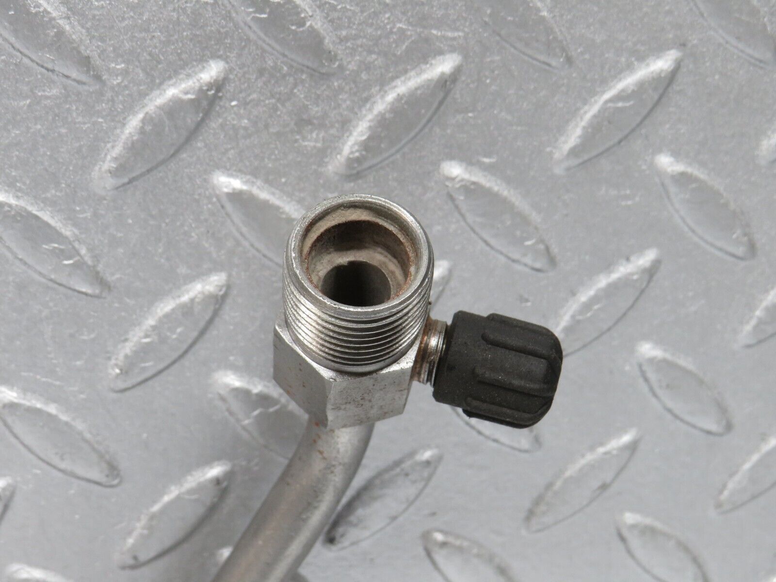 39286 Mercedes-Benz R107 500SL Air Conditioning Hose Pipe