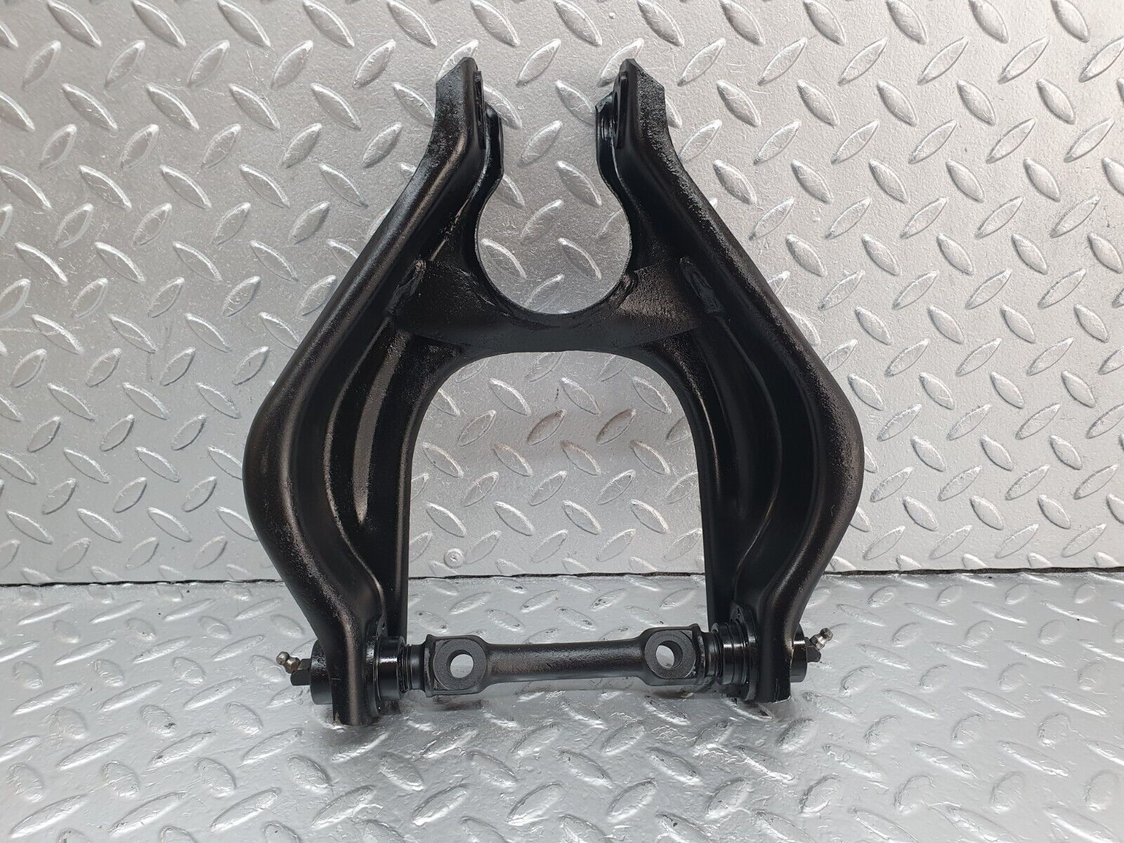 43200 Mercedes-Benz W108 280SE Front Right Upper Control Arm