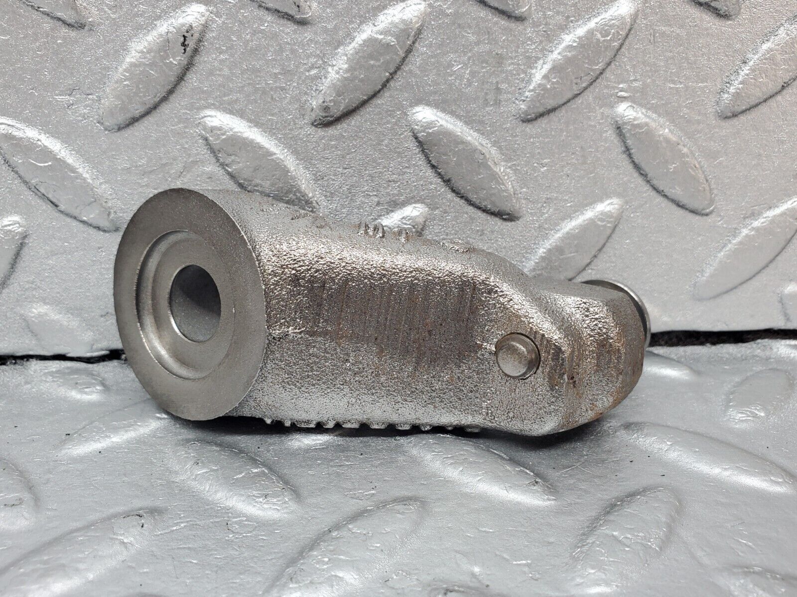 45940 Mercedes-Benz W126 420SE Belt Tensioner Pulley Bracket 1171320140