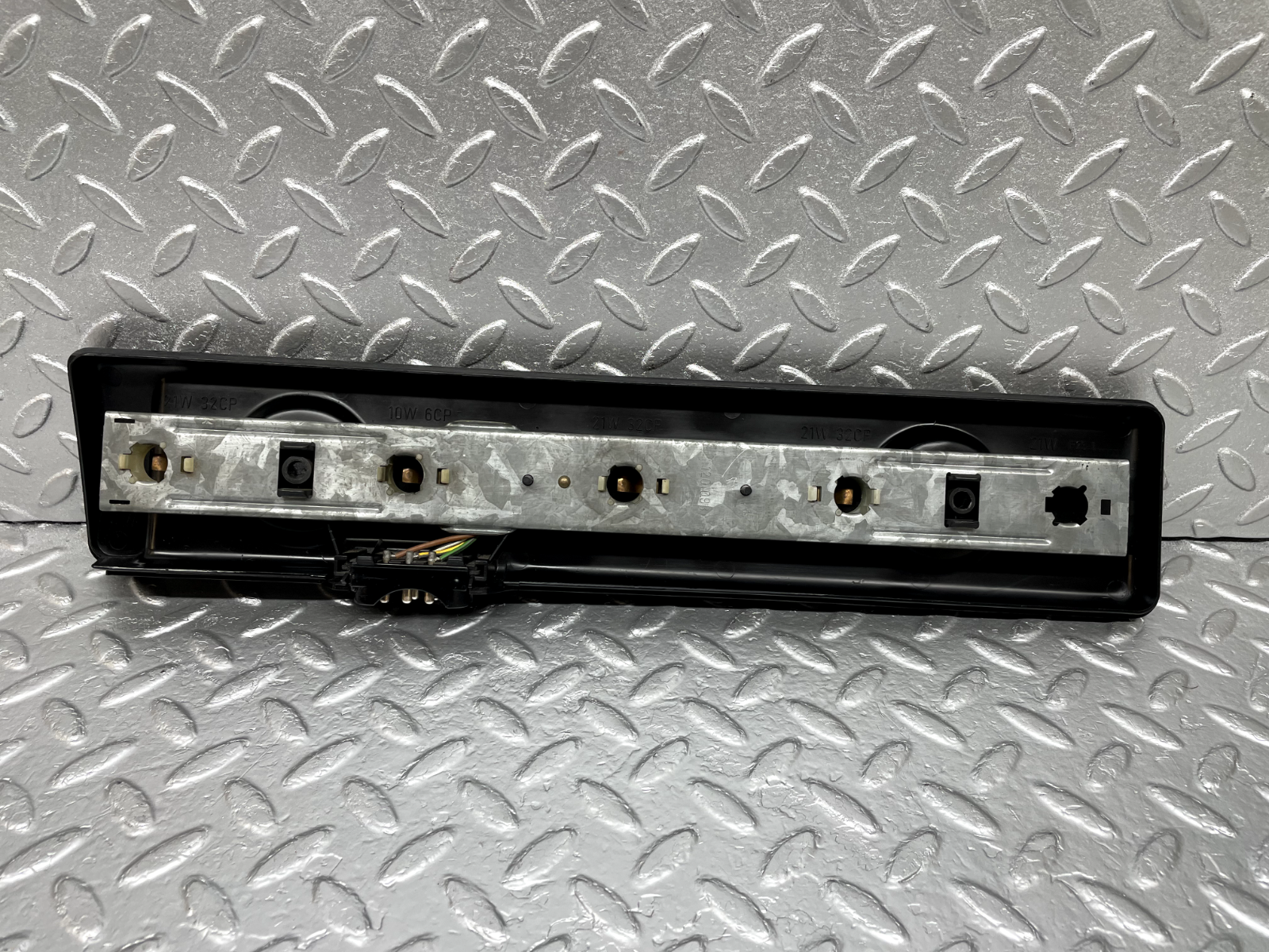 44277 Mercedes-Benz W123 280E Tail Light Bulb Holder Left Side 22064L