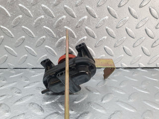 43680 Mercedes-Benz C126 380SEC Coupe Fuel Tank Flap Cap Vacuum Actuator