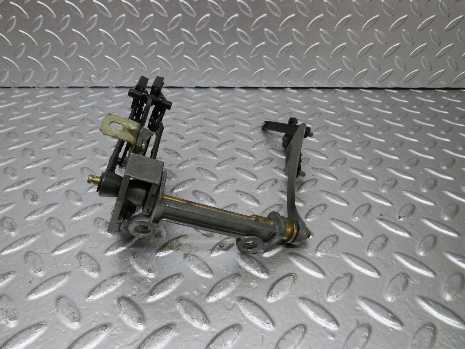 25099 Mercedes-Benz R107 C107 Heater Control Mechanism