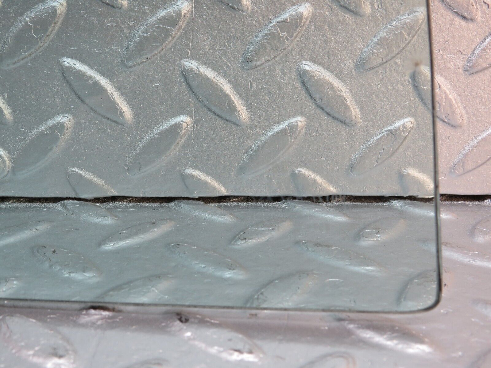 40186 Mercedes-Benz R107 Hardtop Quarter Window Glass Right Side