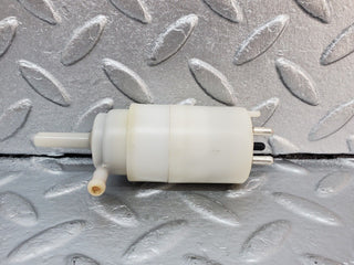 45684 Mercedes-Benz W126 420SE Windscreen Washer Pump Hella 1248690221