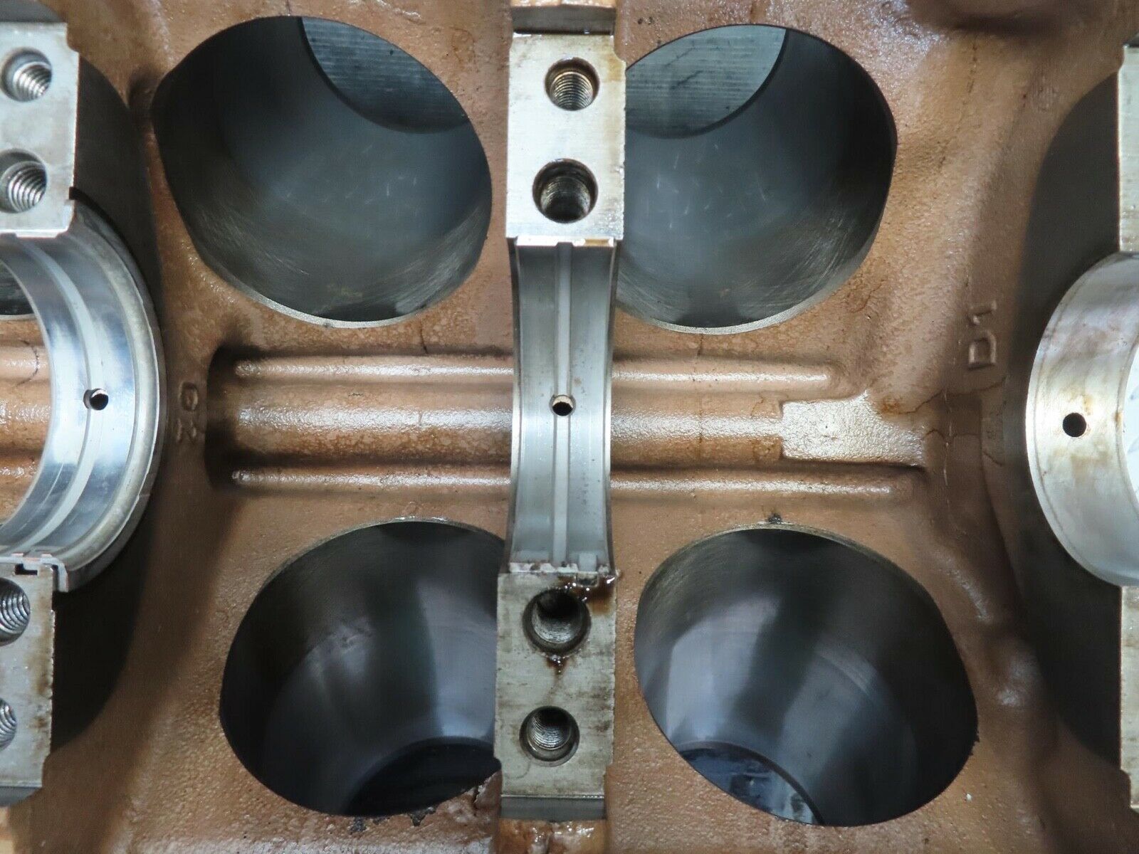 13870 Mercedes-Benz R107 450SL Engine Block 1170110401 M117.983