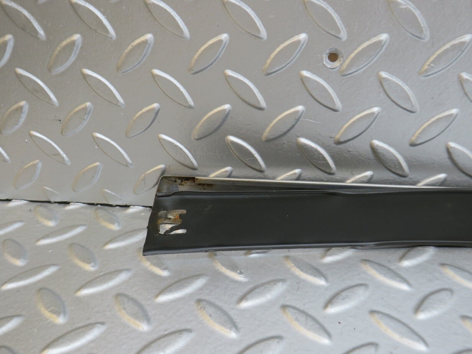 35369 Mercedes-Benz R107 280SL Right Skirt Chrome Strip Trim