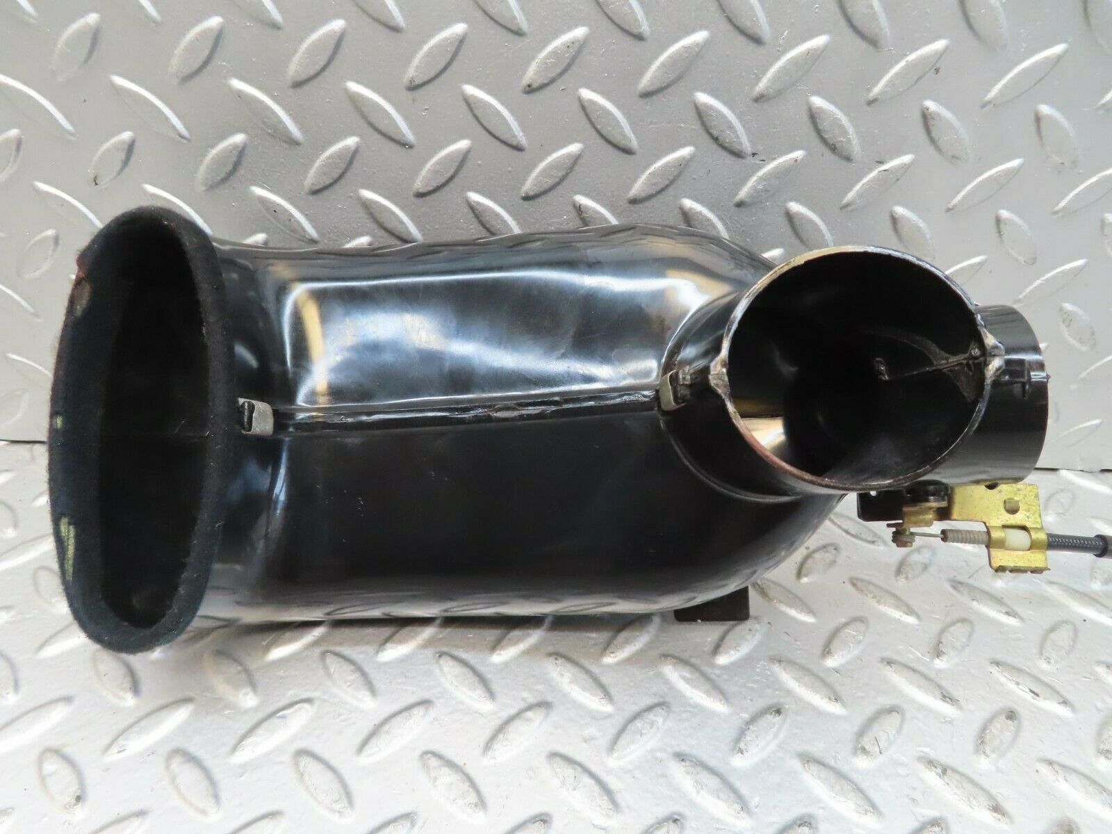 15528 Mercedes-Benz R107 450SL Heater Air Duct