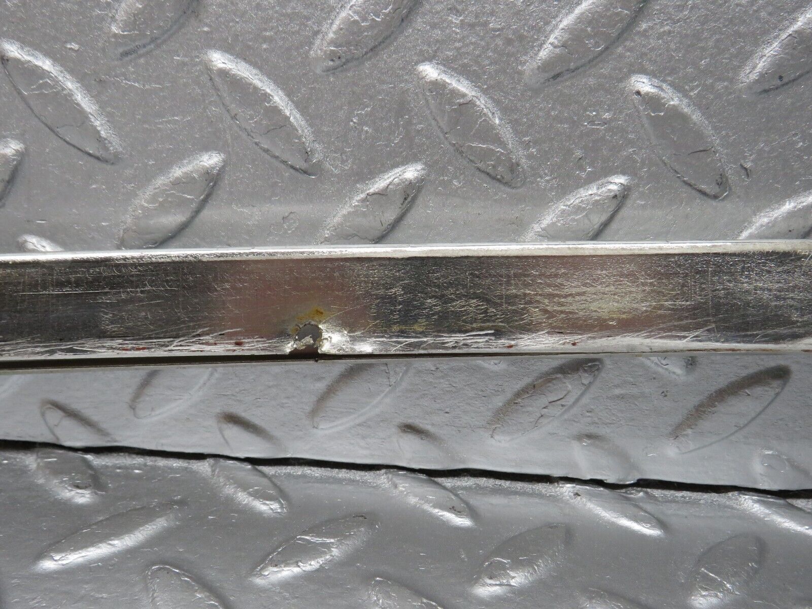 39860 Mercedes-Benz R107 350SL Hardtop Chrome Trim Left Side