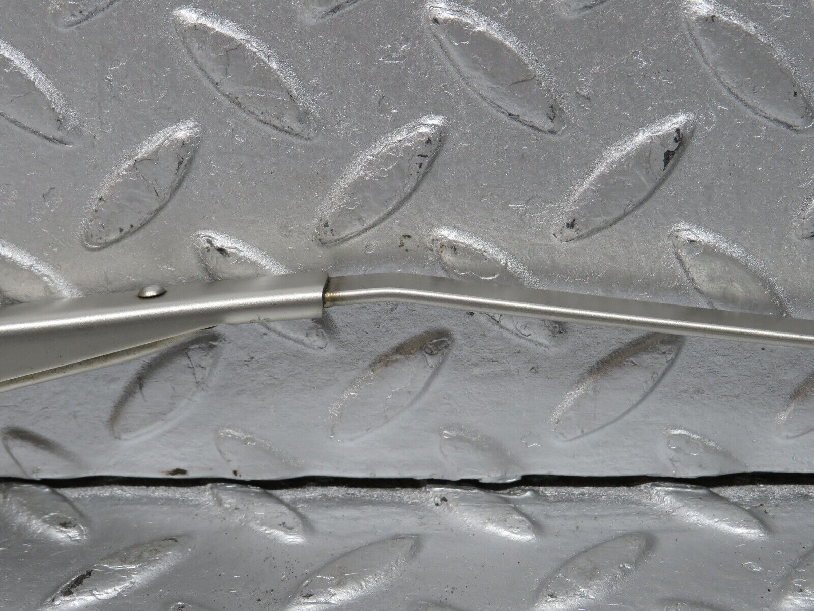 39981 Mercedes-Benz R107 350SL Windscreen Wiper Arm Right Side