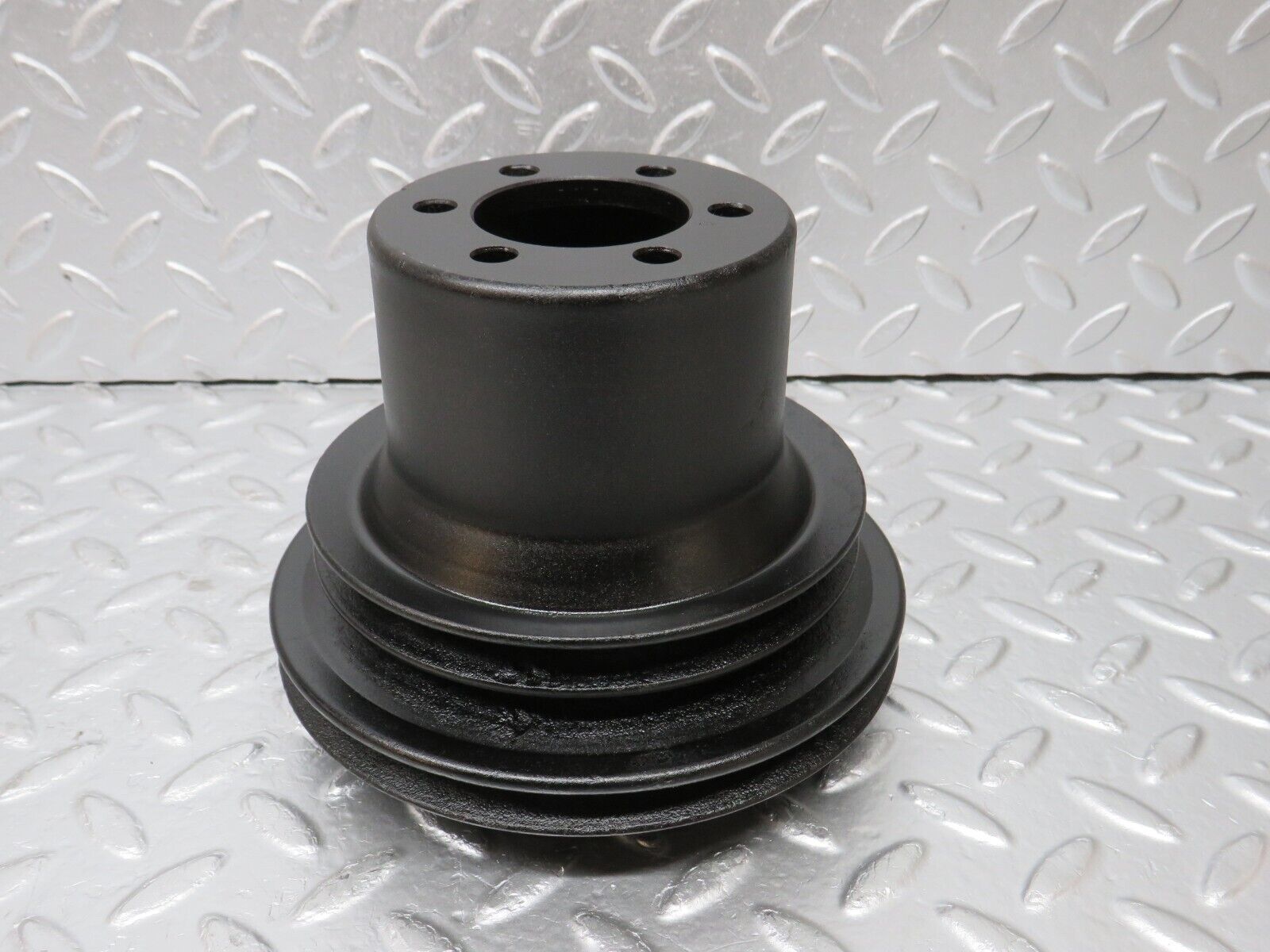 32943 Mercedes-Benz C107 R107 450 V8 Crankshaft Pulley
