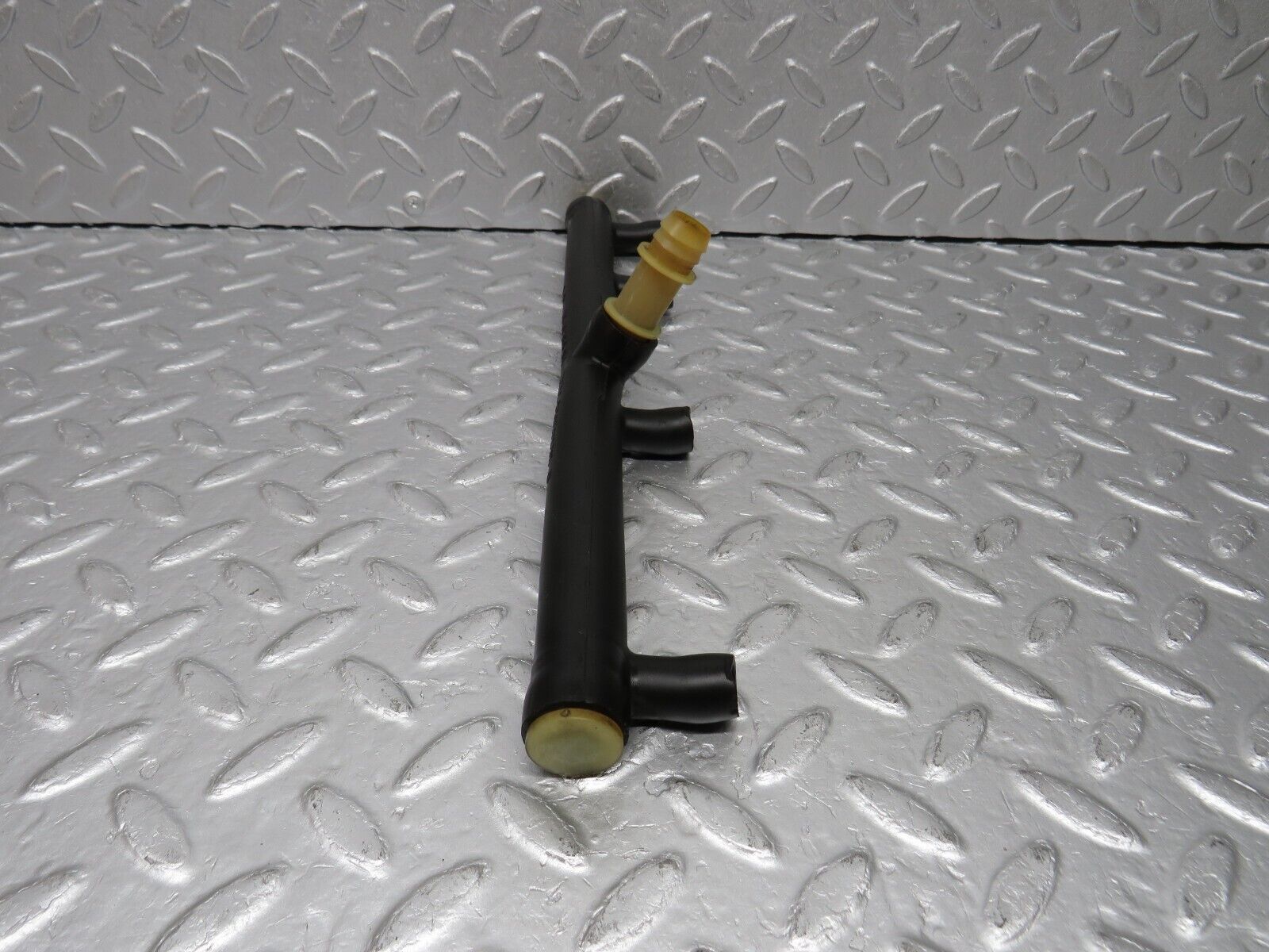 39161 Mercedes-Benz R107 500SL Air Intake Breather Hose Pipe 1160940982