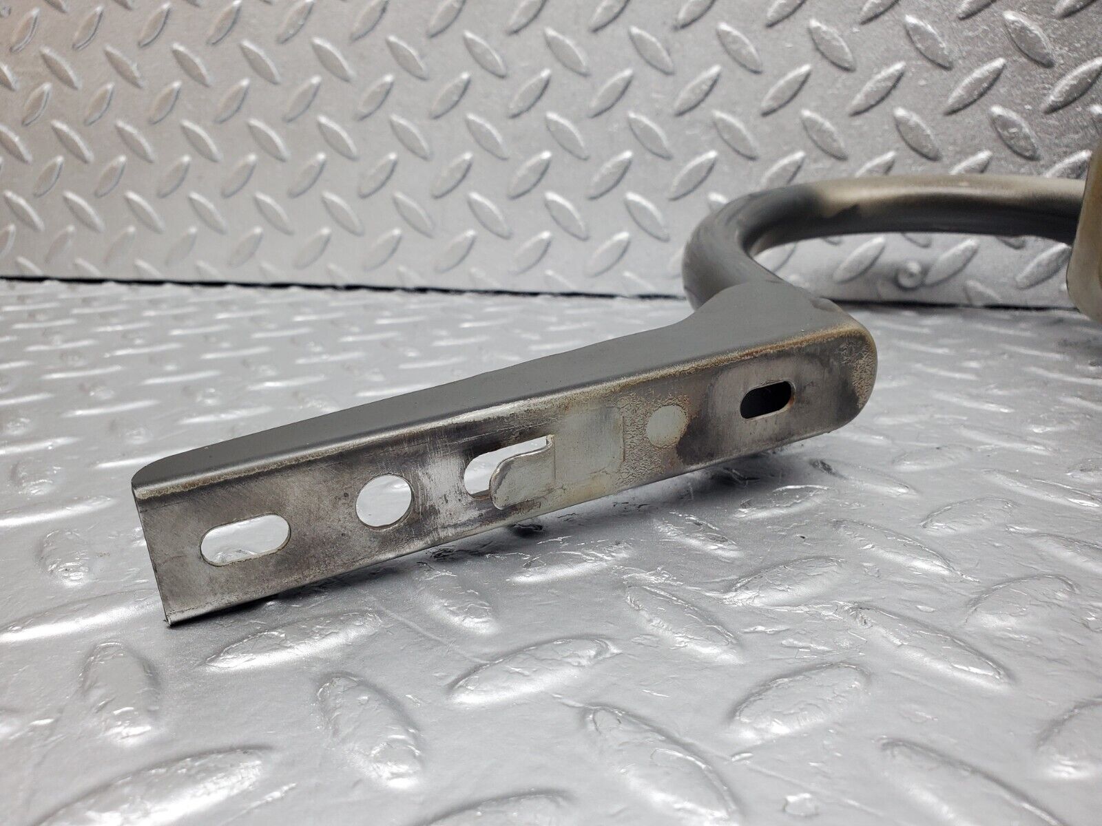 45834 Mercedes-Benz W126 420SE Trunk Lid Hinge Left Side