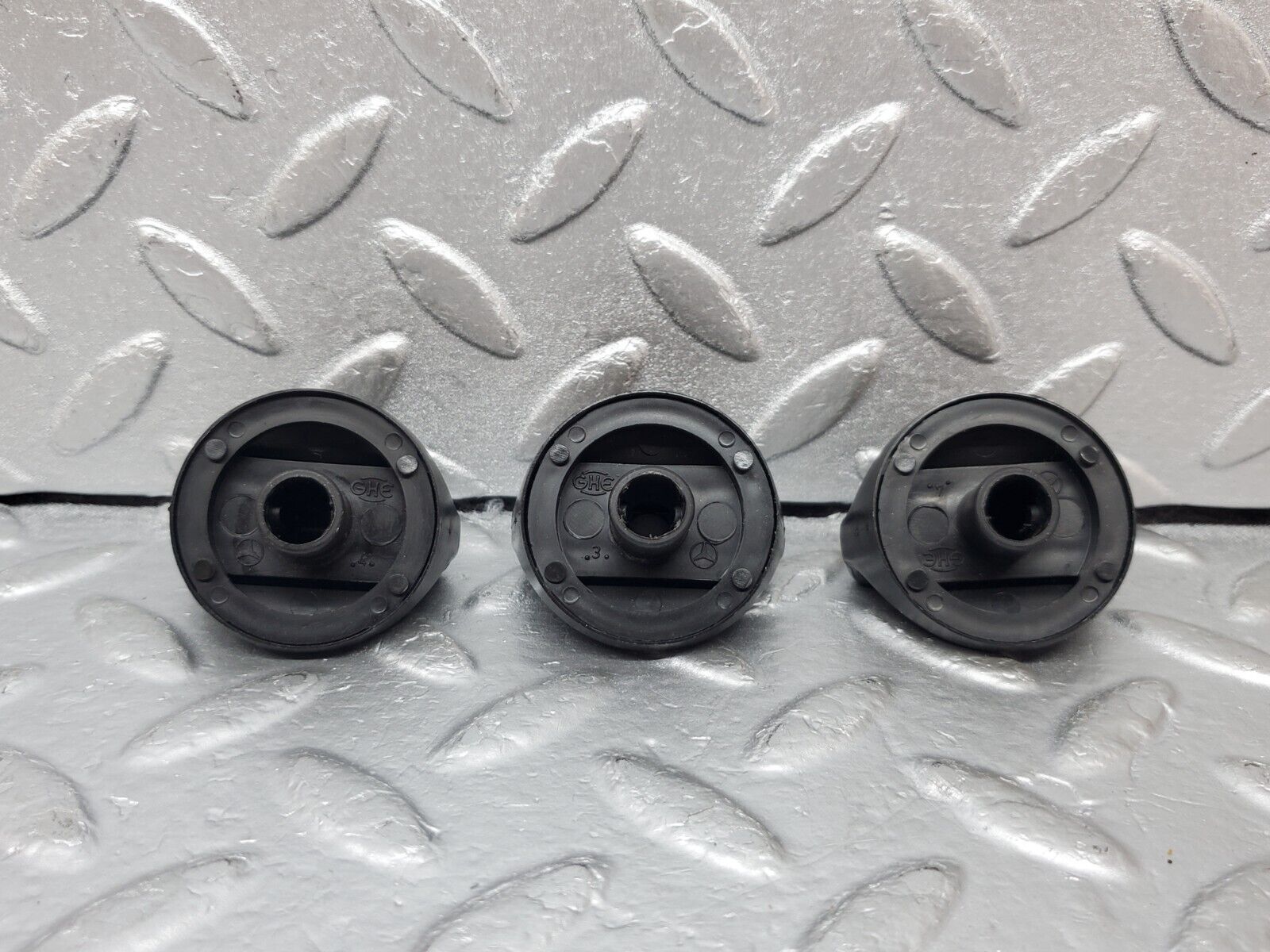 44525 Mercedes-Benz W123 280E Heater Control Knob Set