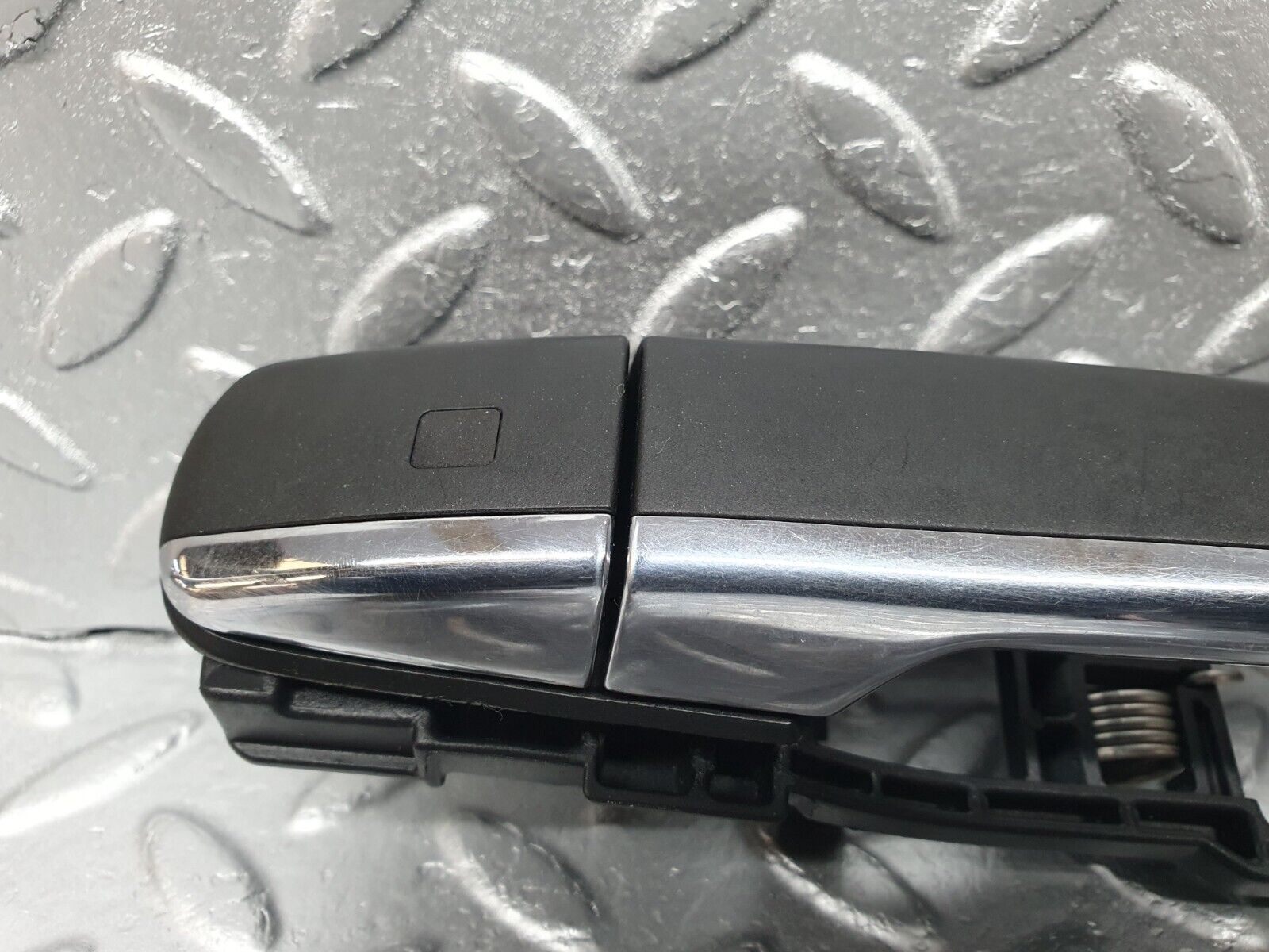 42035 Mercedes-Benz W202 C200 Front Left Exterior Door Handle No Key