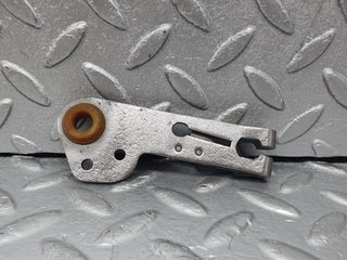 43832 Mercedes-Benz C126 380SEC Coupe Automatic Gearbox Linkage Bracket