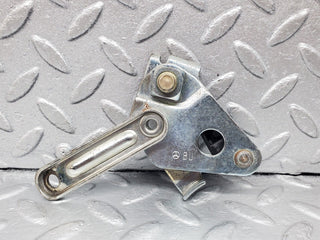 45882 Mercedes-Benz W126 420SE Front Left Seat Belt Bracket