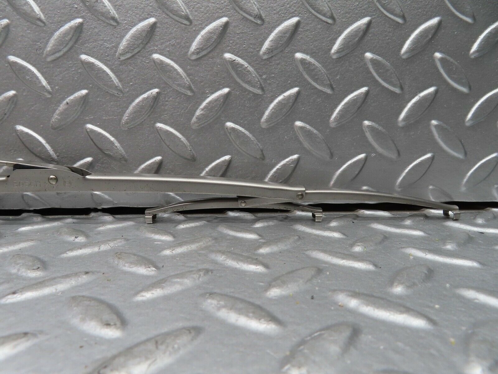 20556 Mercedes-Benz R107 450SL Wiper Arm Bosch Right Side