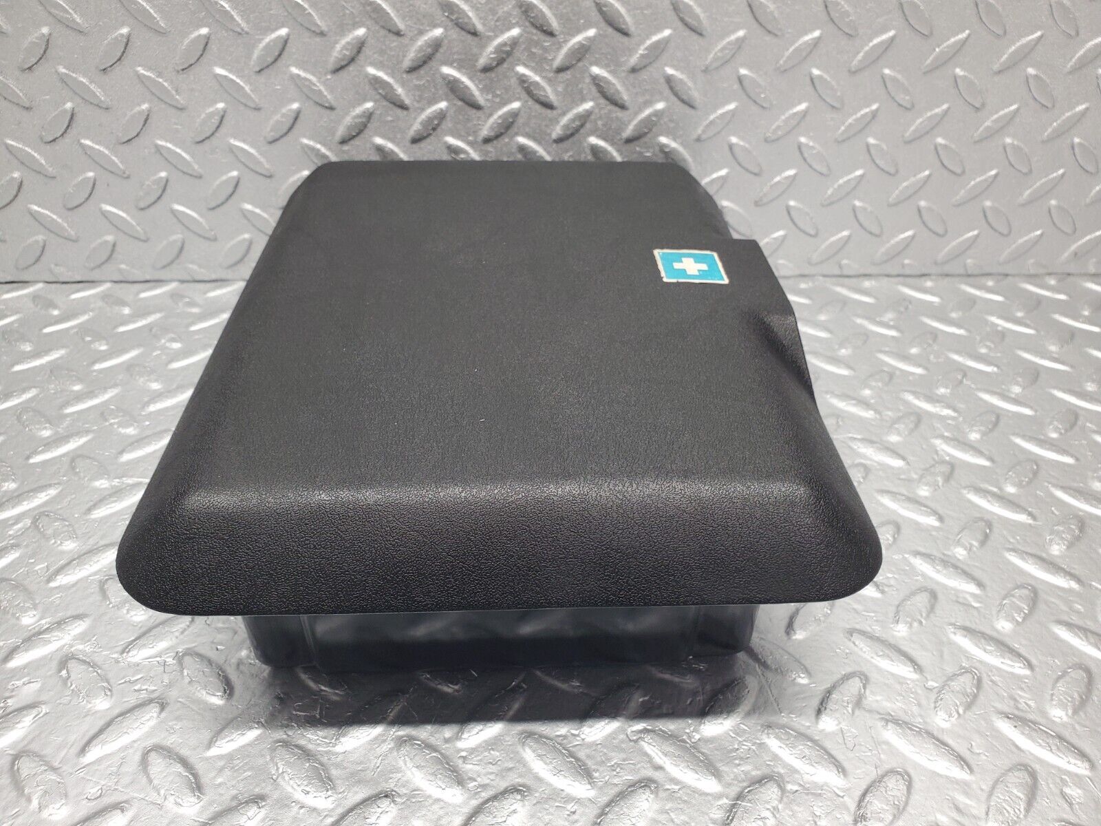 46452 Mercedes-Benz C123 280CE Coupe First Aid Box 1238650353
