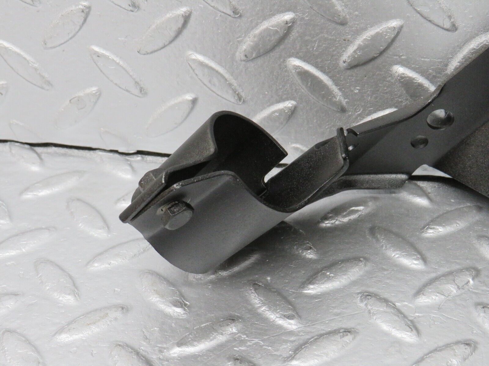 39283 Mercedes-Benz R107 500SL Fuel Pump Fuel Filter Holder Bracket