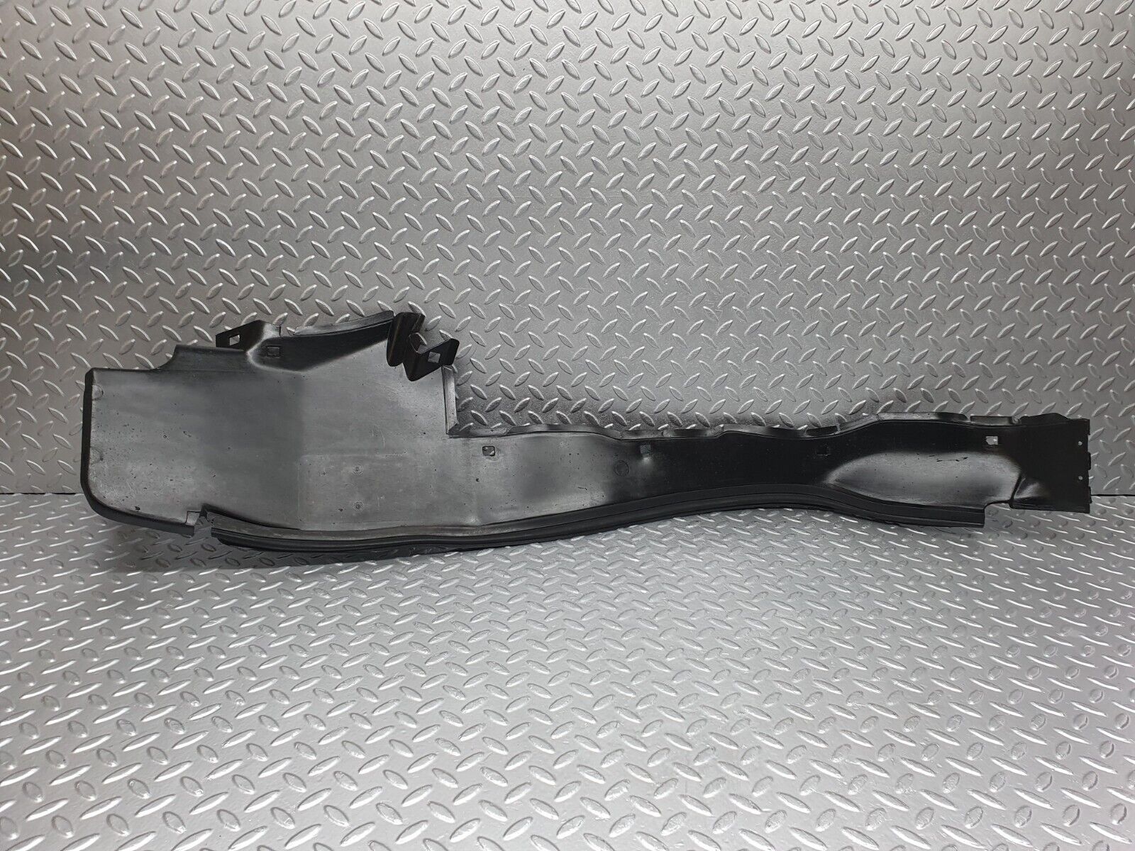 41931 Mercedes-Benz W202 C200 Front Left Inner Fender Wing Splash Guard 2026980130