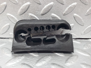 45725 Mercedes-Benz W126 420SE Firewall Grommet Right Side 1269971981