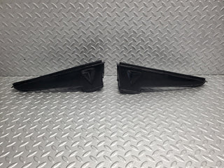 W123 air duct vent left right used OEM