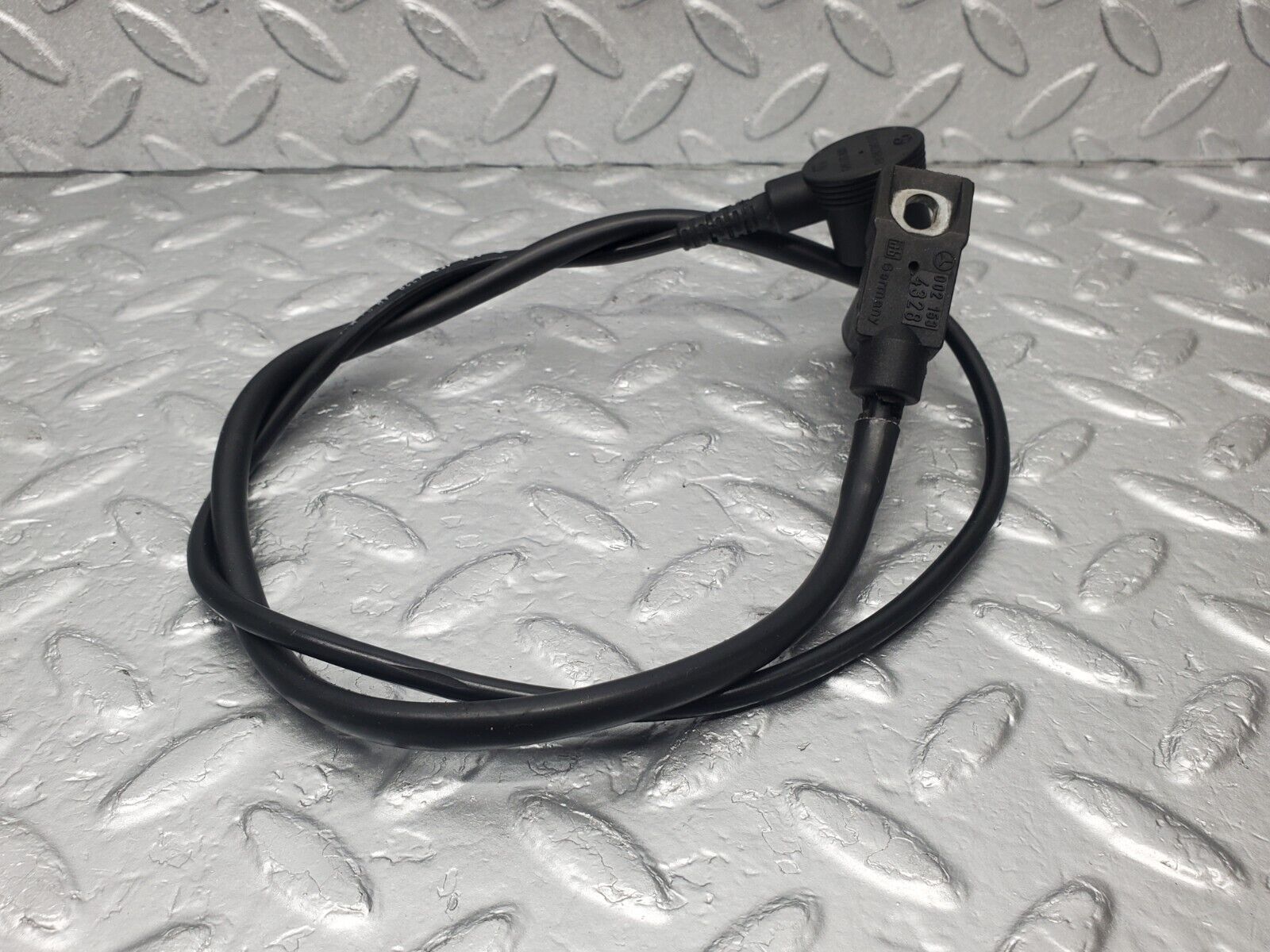 46203 Mercedes-Benz W124 280E Crankshaft Position Sensor 0155452828 0021534328