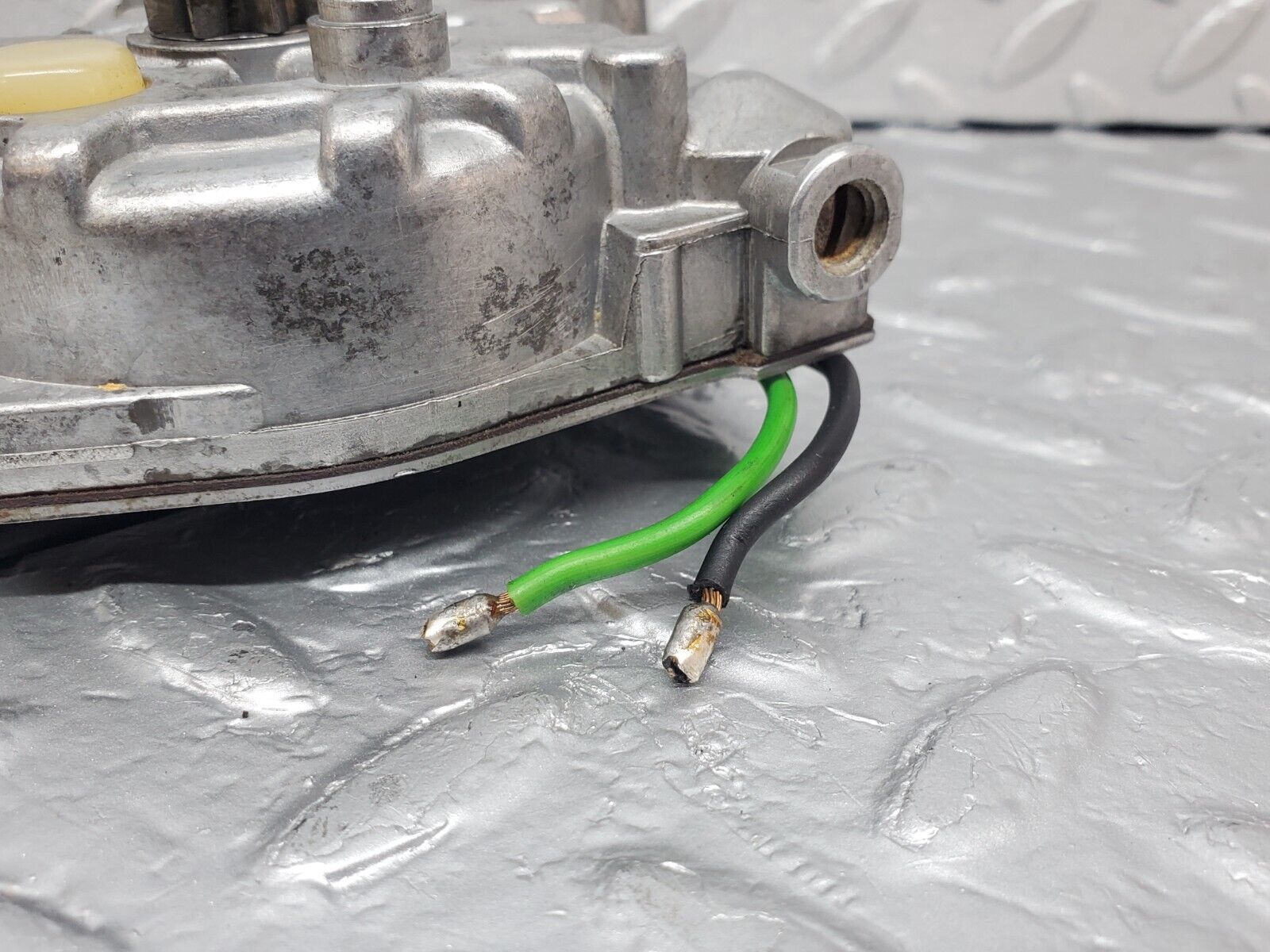 44295 Mercedes-Benz W123 280E Rear Left Window Regulator Motor 0130821017