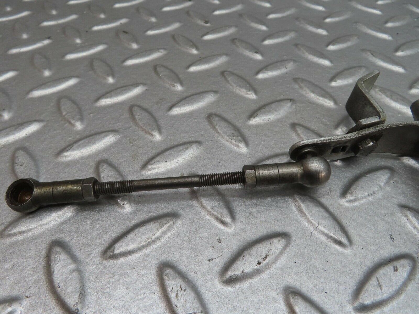 13806 Mercedes-Benz R107 450SL Accelerator Pedal Linkage