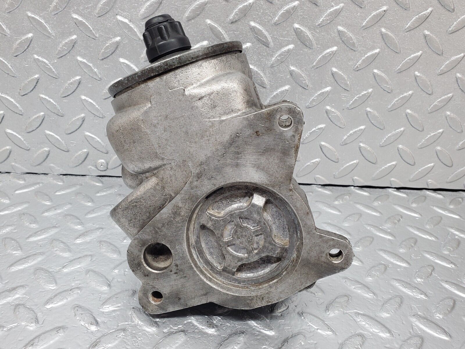 44483 Mercedes-Benz W123 280E Power Steering Pump 1264601580