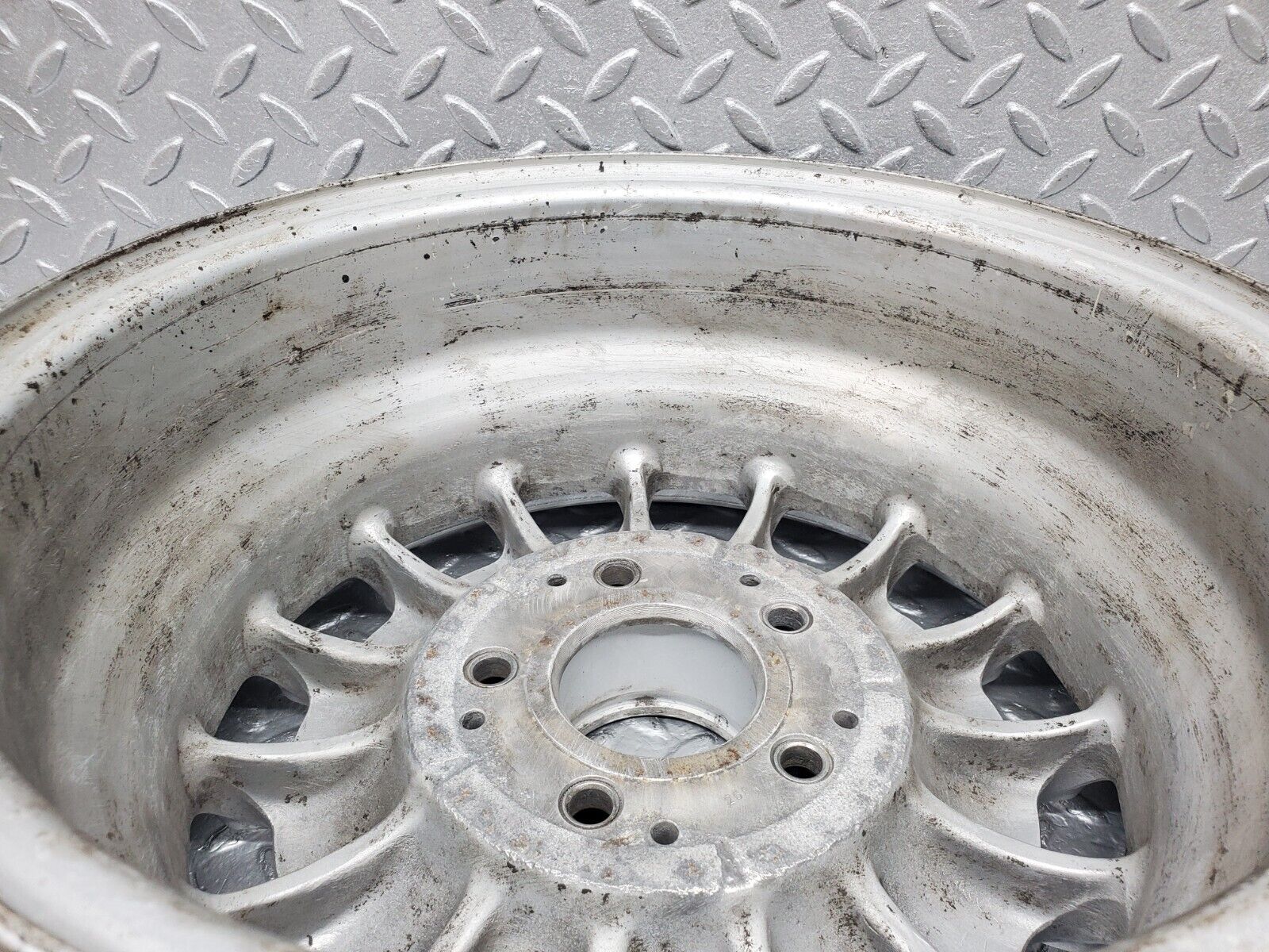 44557 Mercedes-Benz W123 Alloy Wheel Mexican Hat 6Jx14H2 ET30 1264001902