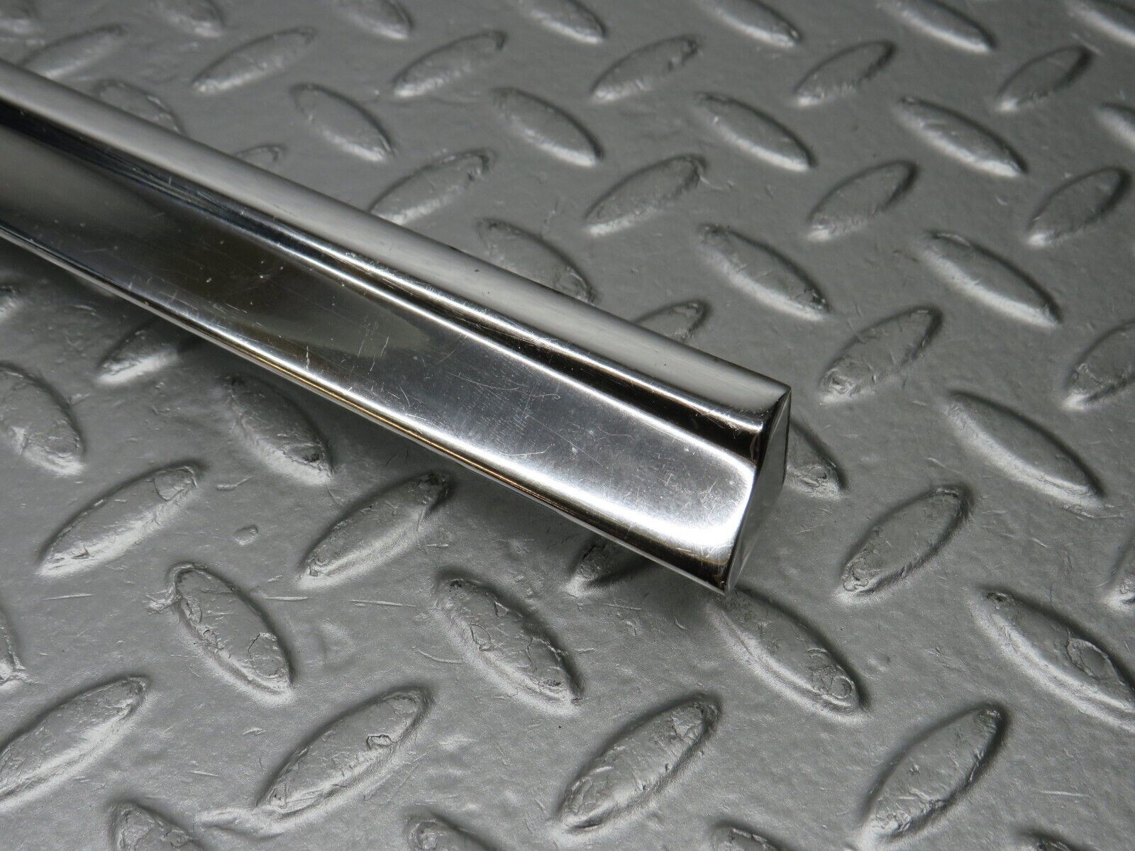 39108 Mercedes-Benz R107 500SL Left Door Chrome Trim