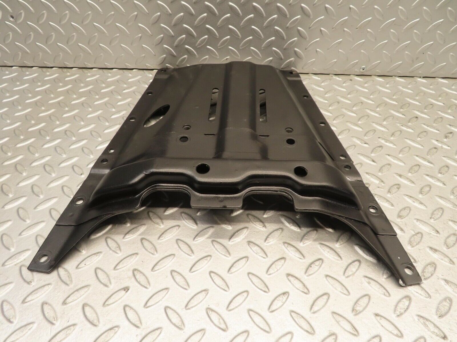 11781 Mercedes-Benz R107 450SL Gearbox Mount Bracket