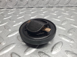 W124 Wagon oil filler cap used OEM