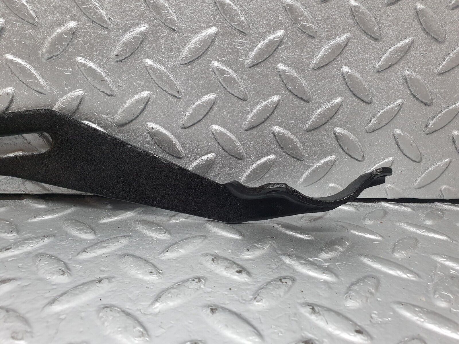 43513 Mercedes-Benz C126 380SEC Coupe Exhaust Bracket
