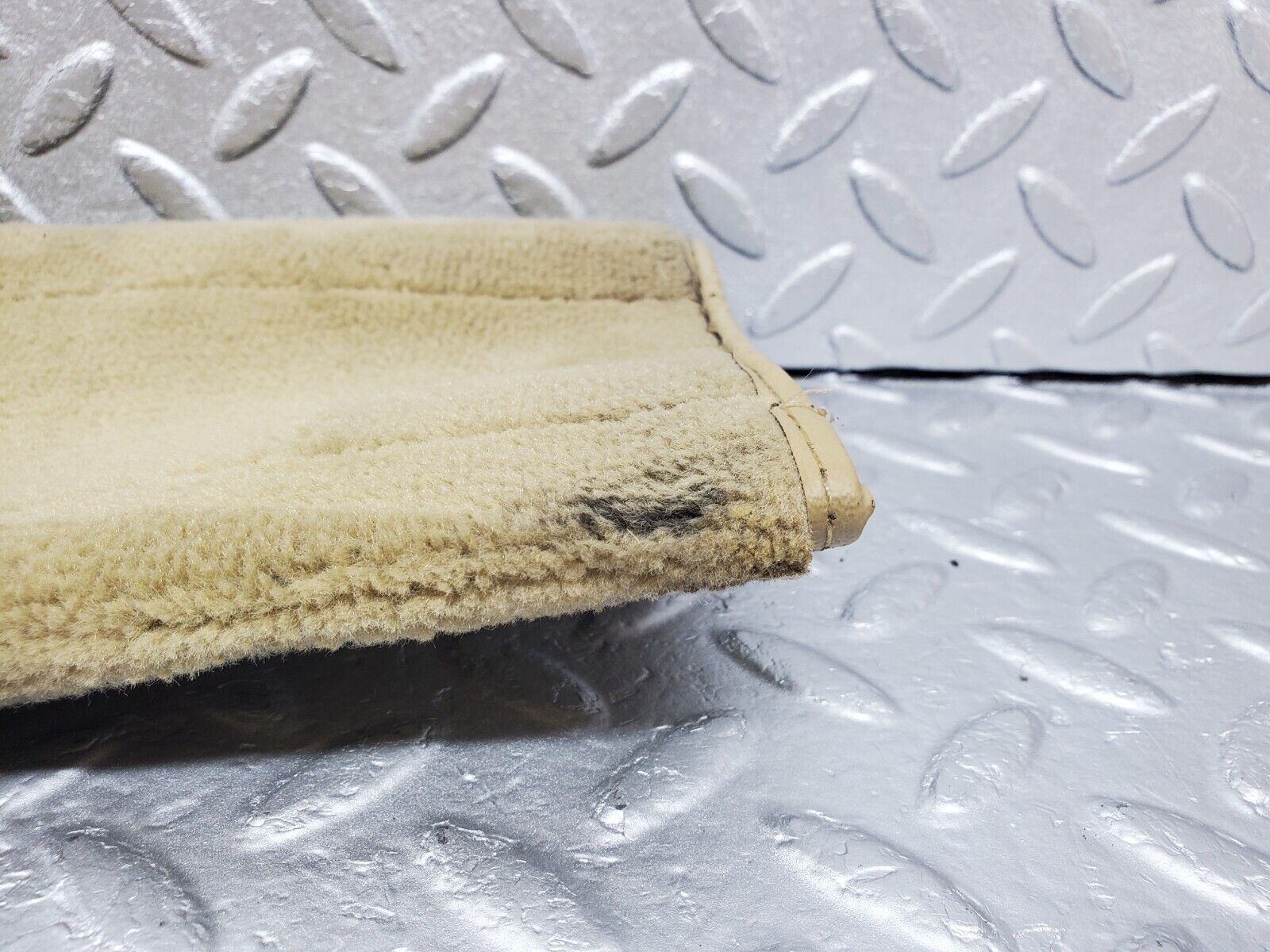 45859 Mercedes-Benz W126 420SE Front Left Seat Under Cover Beige