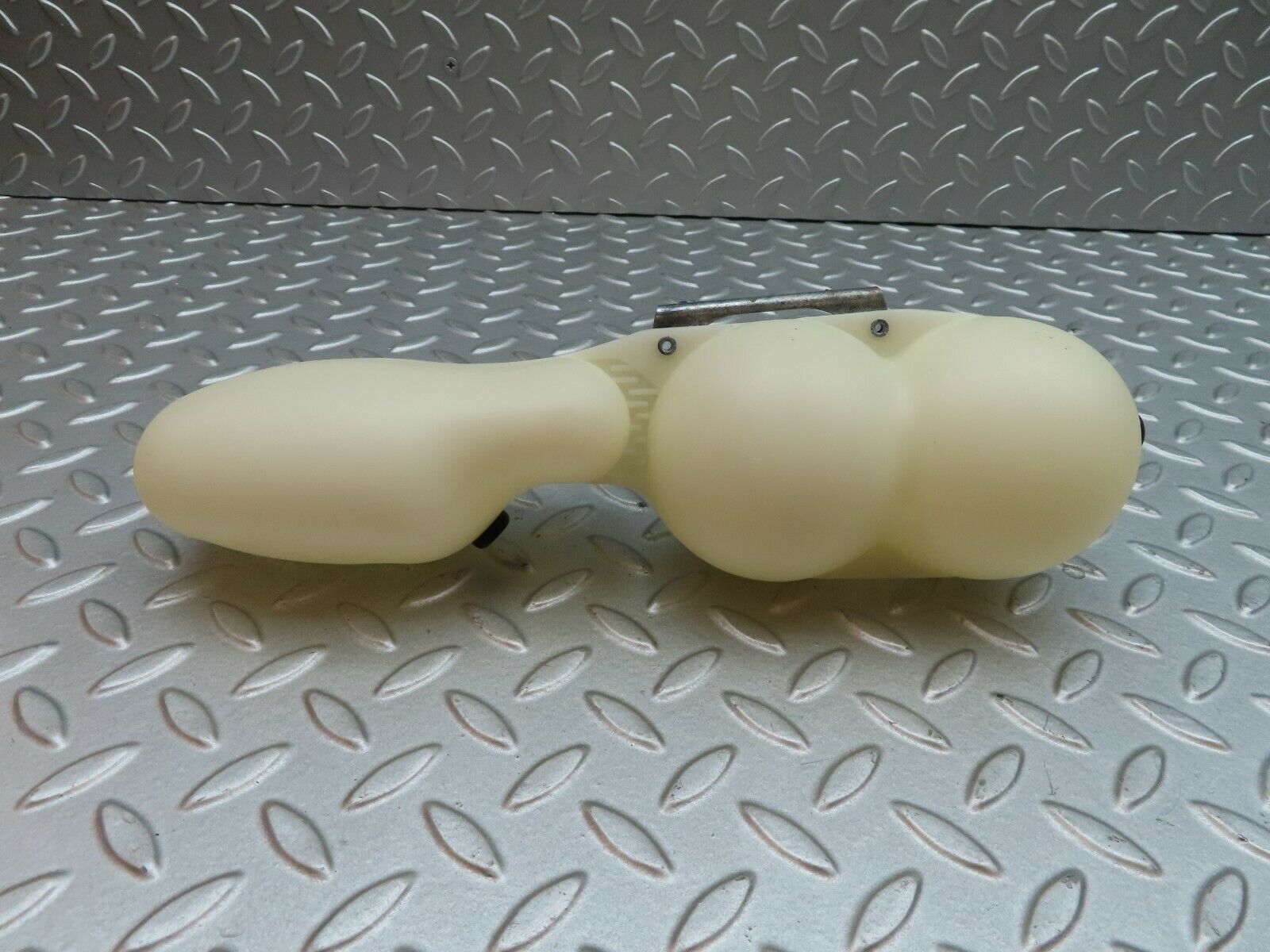 4977 Mercedes-Benz R107 350SL Vacuum Reservoir