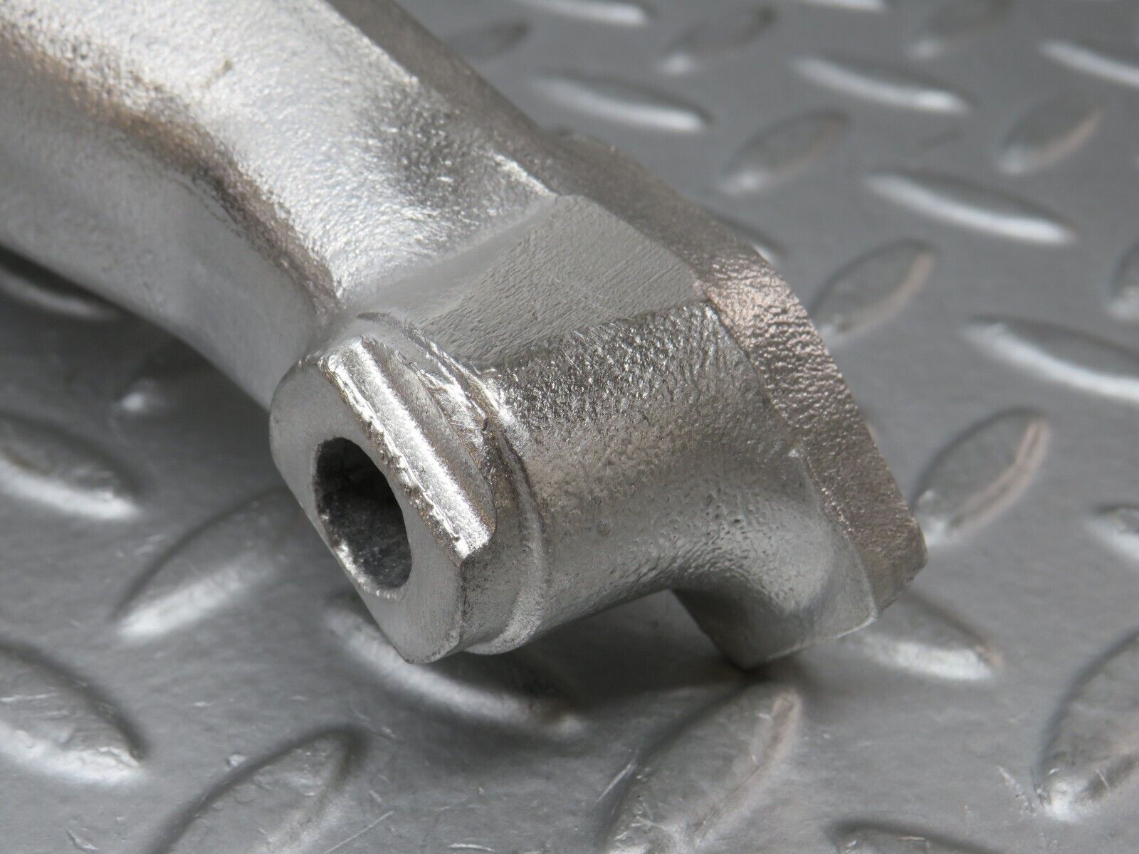 35475 Mercedes-Benz R107 280SL Engine Mount Bracket Right 1802233904