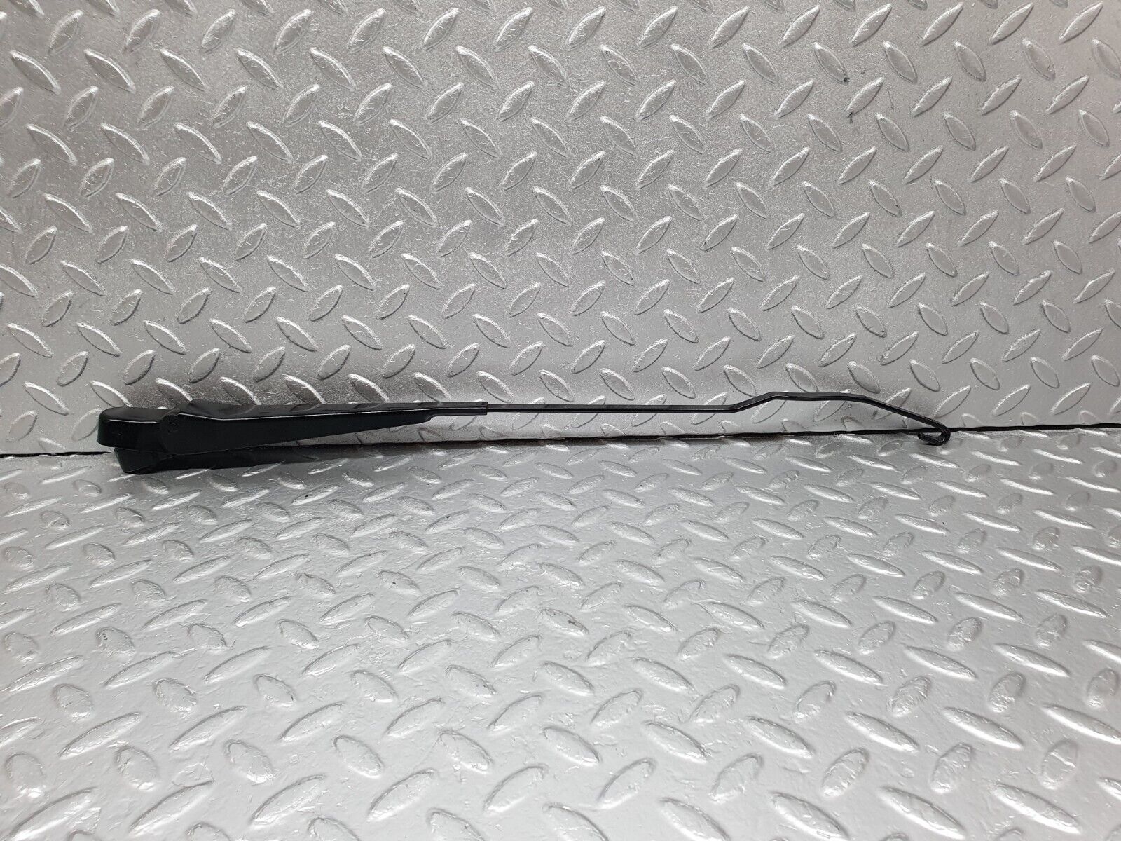 43705 Mercedes-Benz C126 380SEC Coupe Windscreen Wiper Arm Left Side Bosch