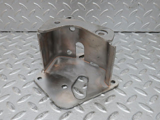 32850 Mercedes-Benz C107 R107 350 V8 Power Steering Pump Bracket