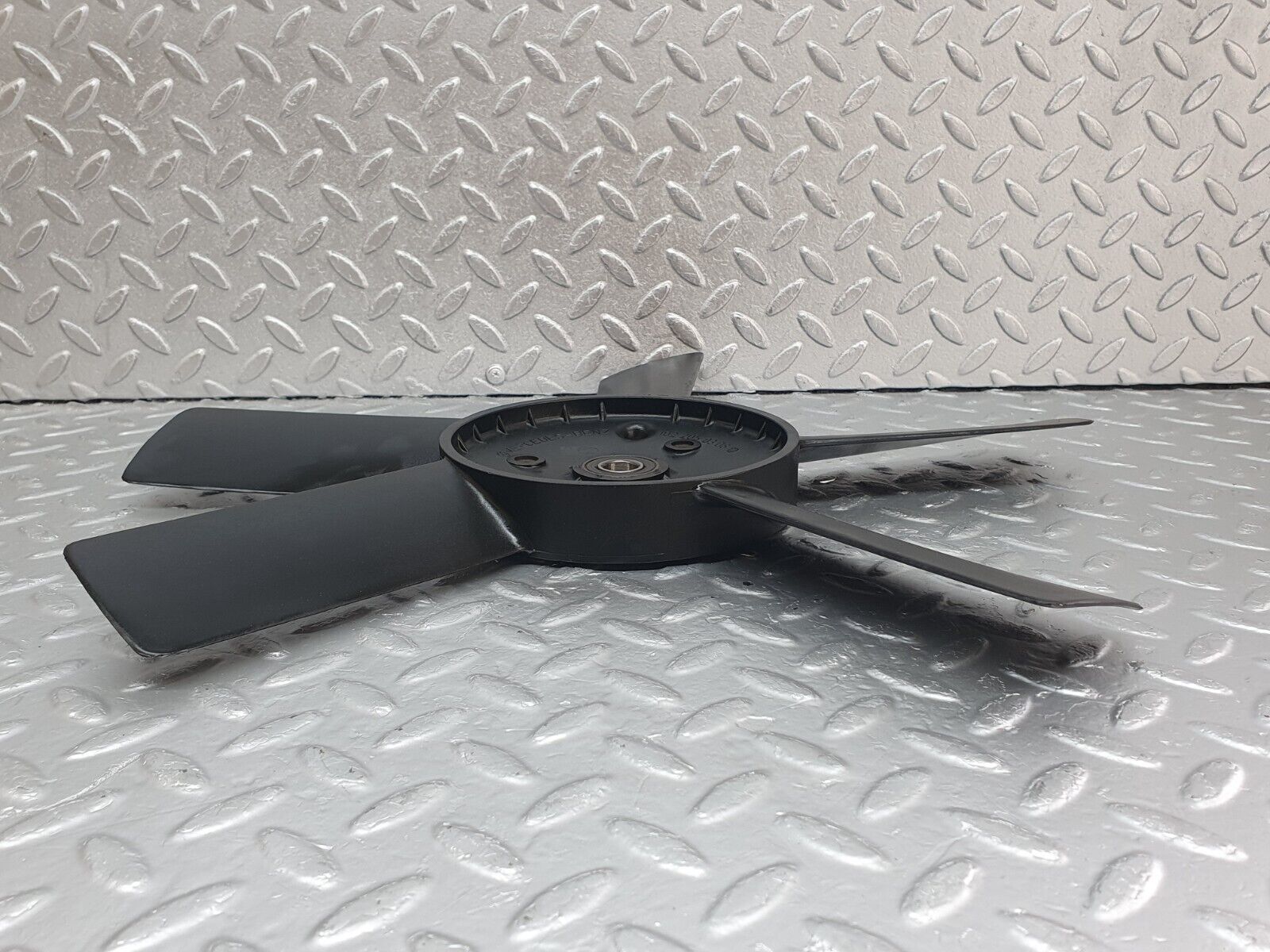 44038 Mercedes-Benz C123 230CE Coupe Engine Cooling Fan 1022050306