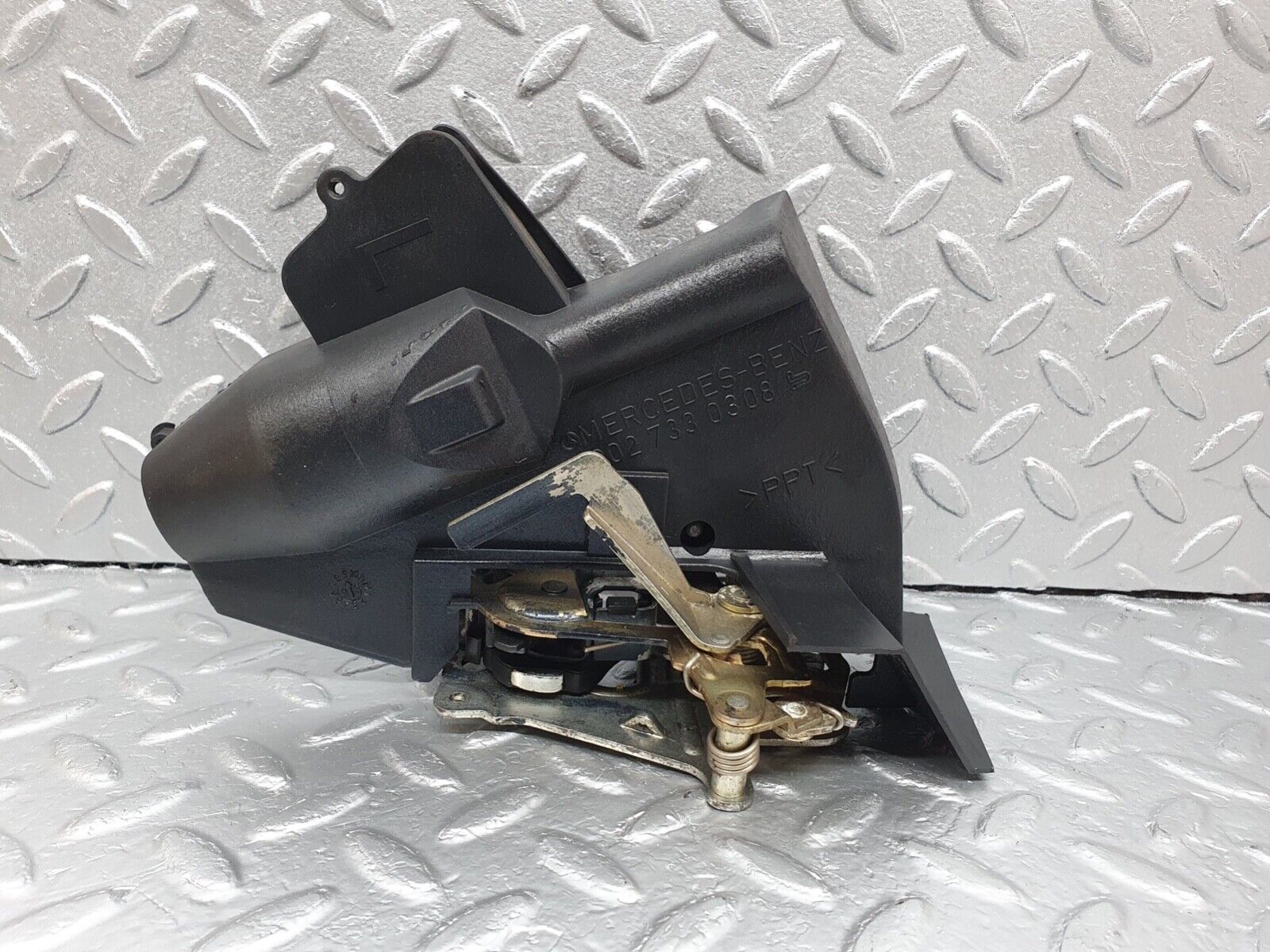 42011 Mercedes-Benz W202 C200 Rear Left Door Lock Mechanism 2027330308