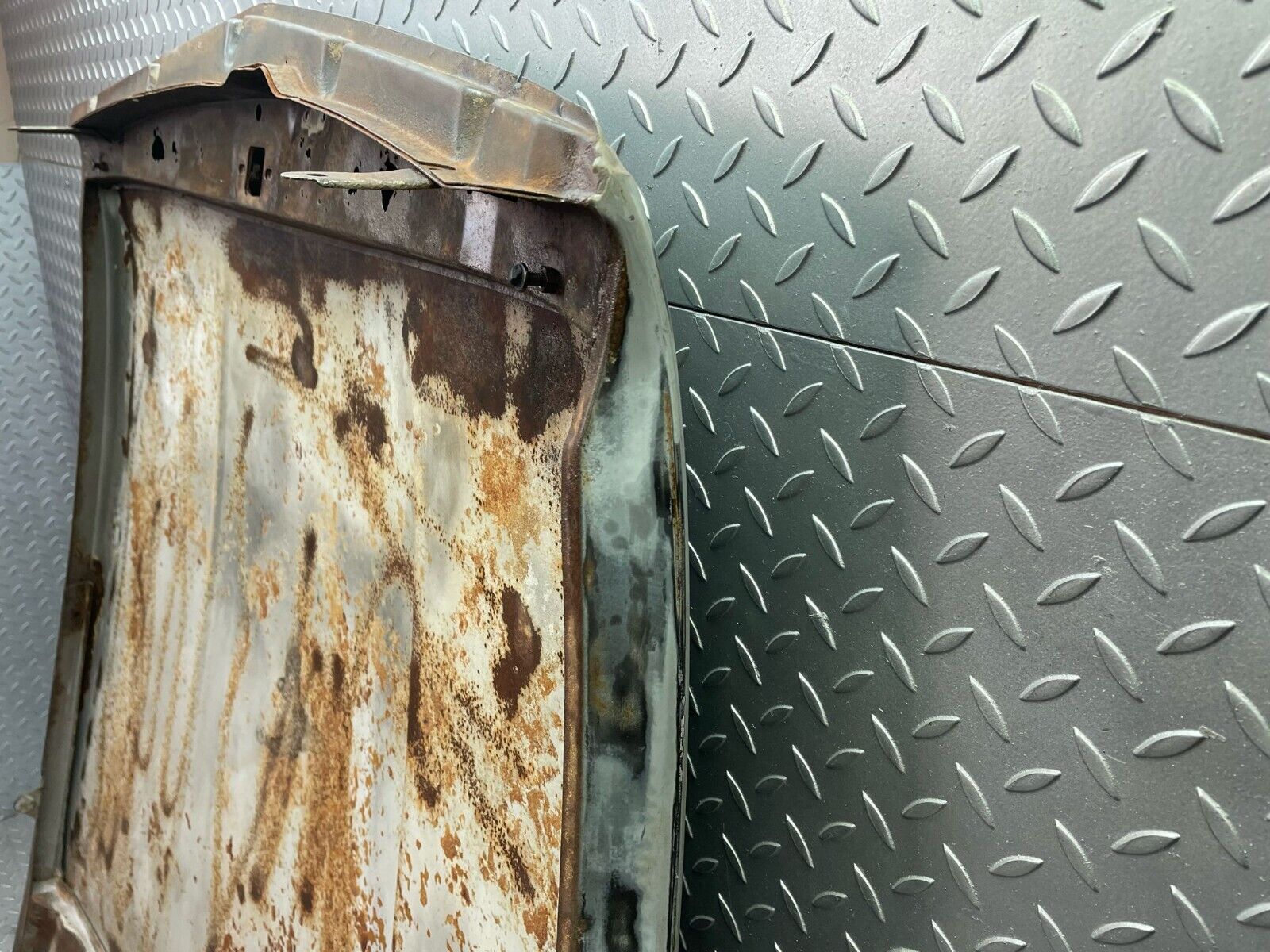 40040 Mercedes-Benz R107 350SL Bonnet
