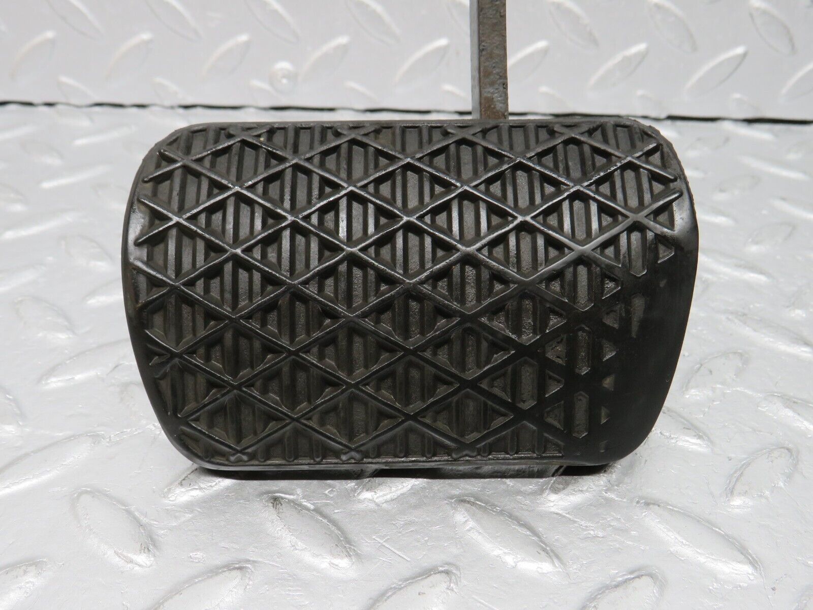 39140 Mercedes-Benz R107 500SL Brake Pedal With Rubber 1232910082