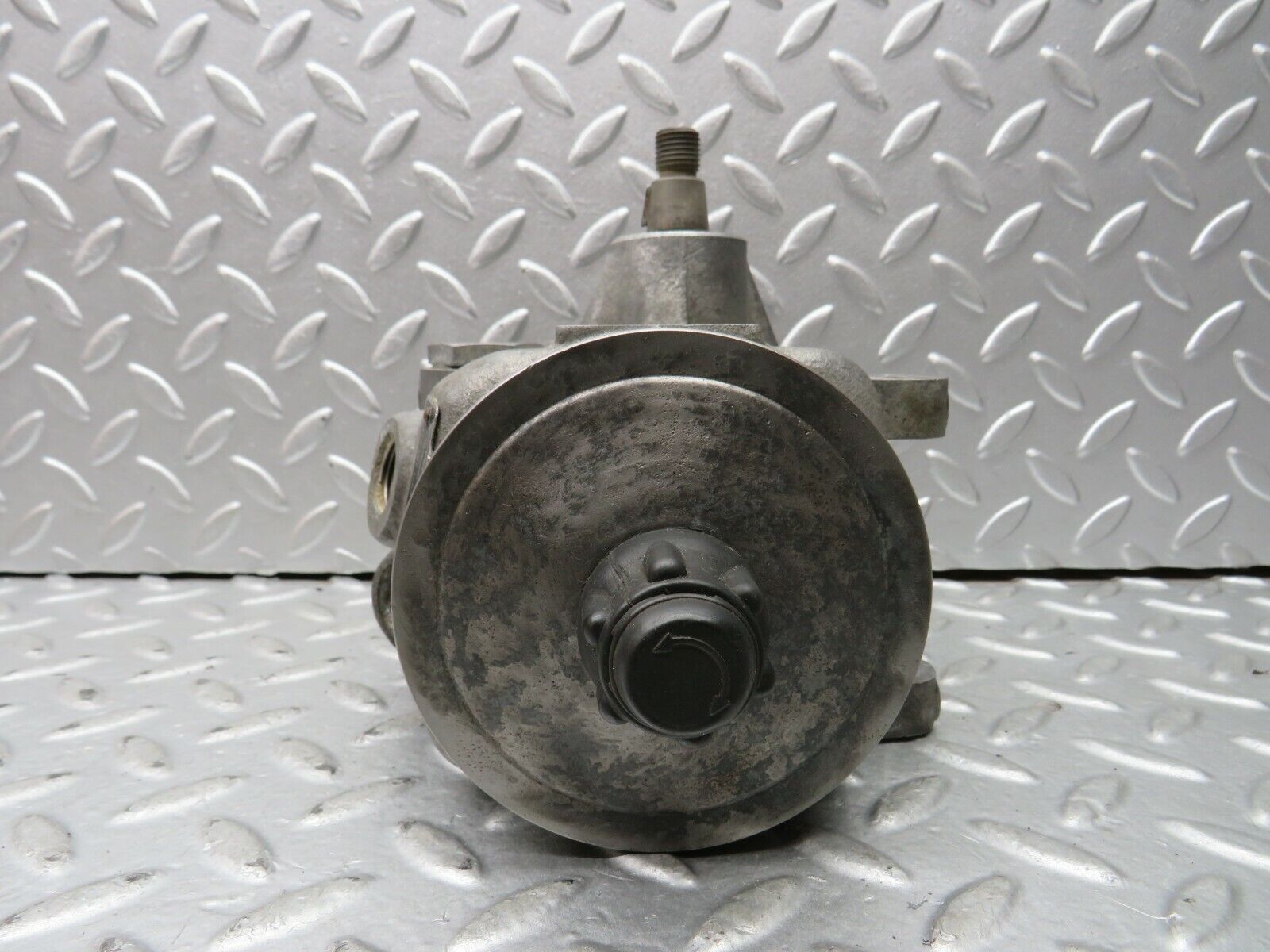 22203 Mercedes-Benz S123 280TE Wagon Power Steering Pump 1264601580
