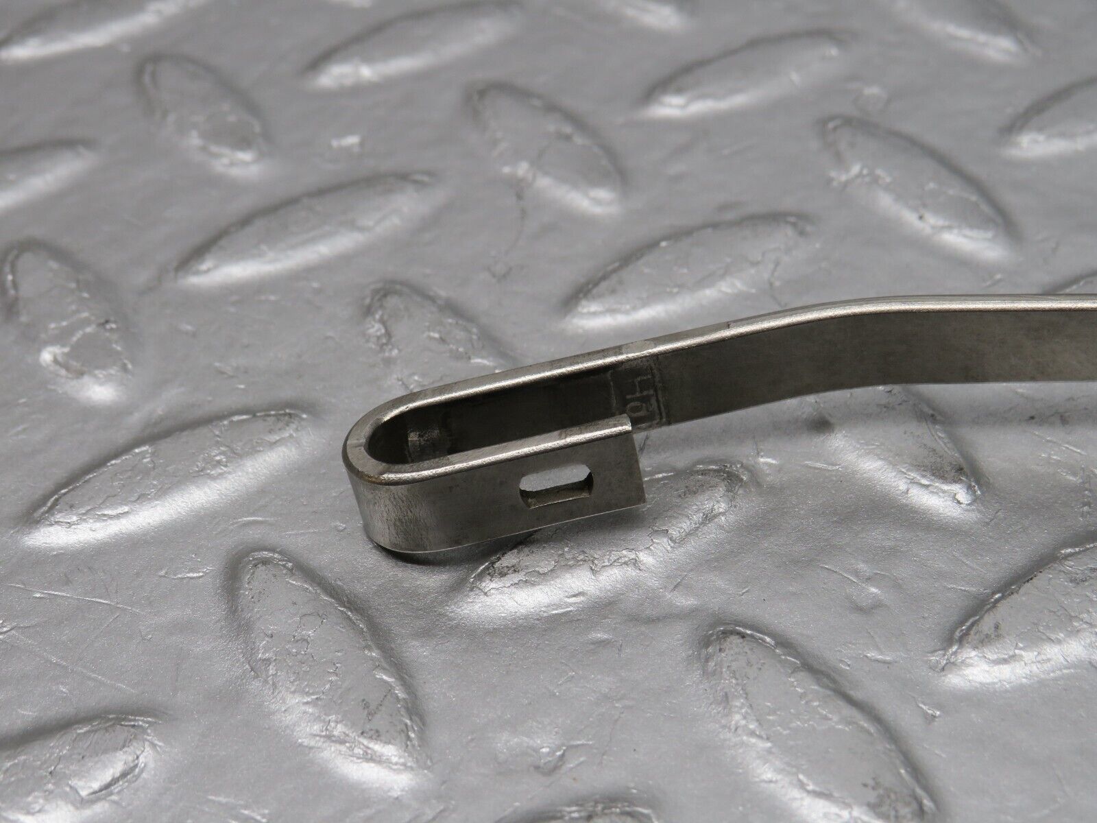 39106 Mercedes-Benz R107 500SL Windscreen Wiper Arm Left Side