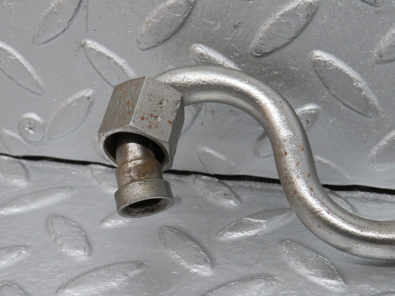 39286 Mercedes-Benz R107 500SL Air Conditioning Hose Pipe