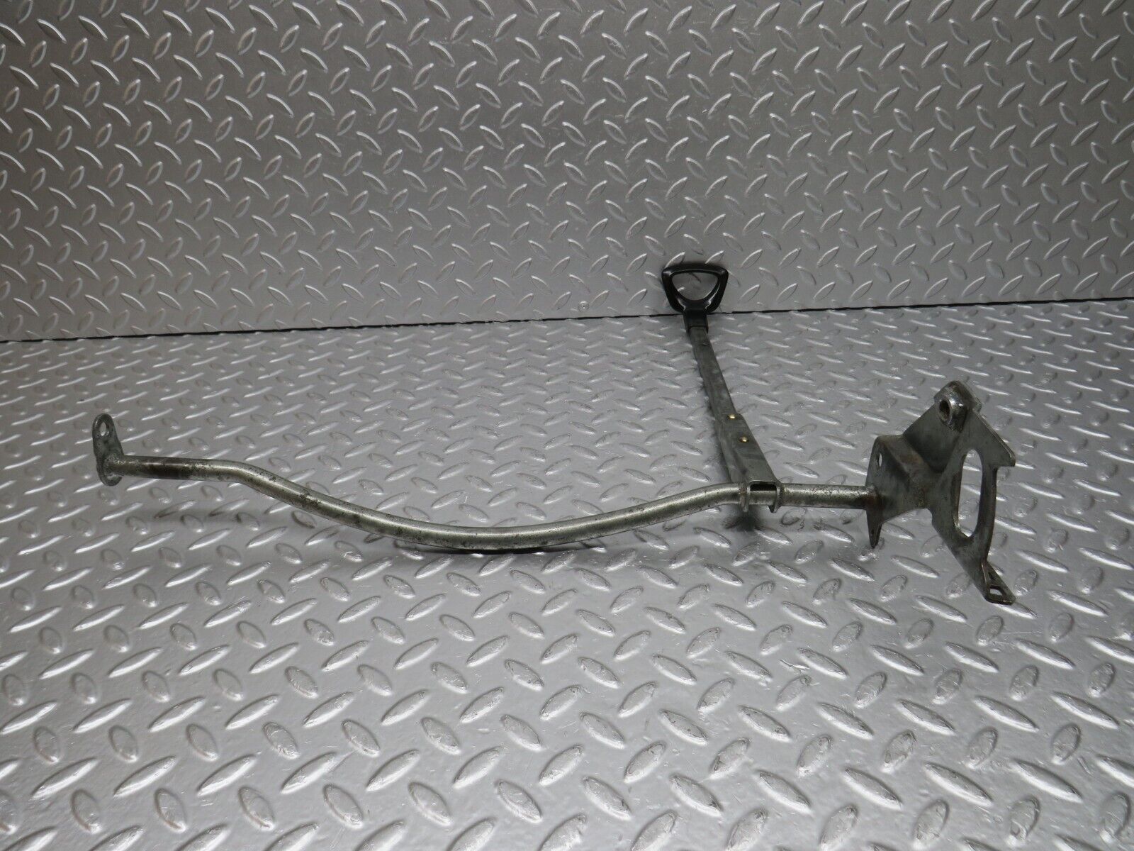 33204 Mercedes-Benz C107 R107 Front Left Seat Sliding Adjust Handle